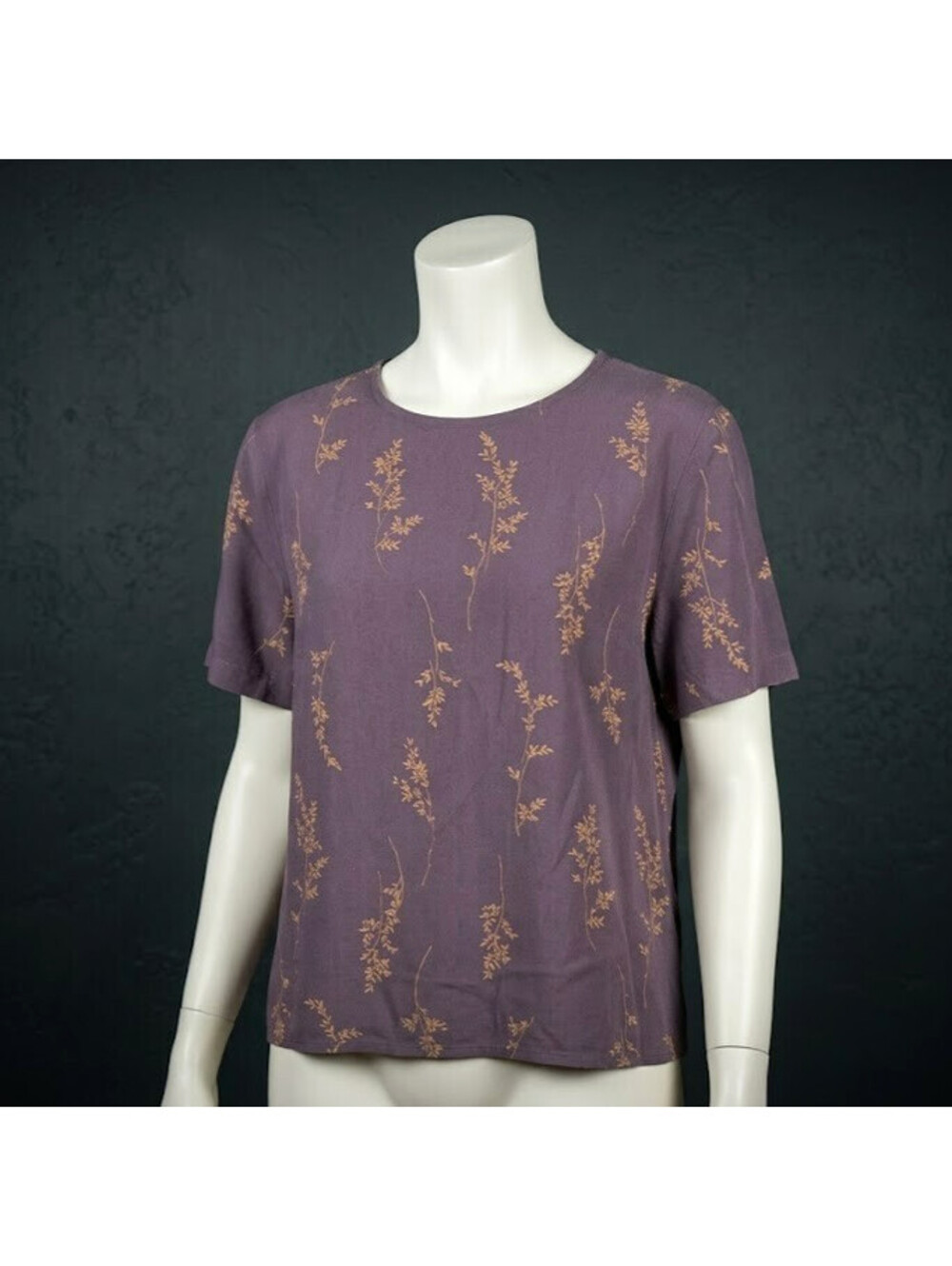 Vintage Sag Harbor 100% Rayon Top Medium Dark Purple Tan Floral Botanical Shirt